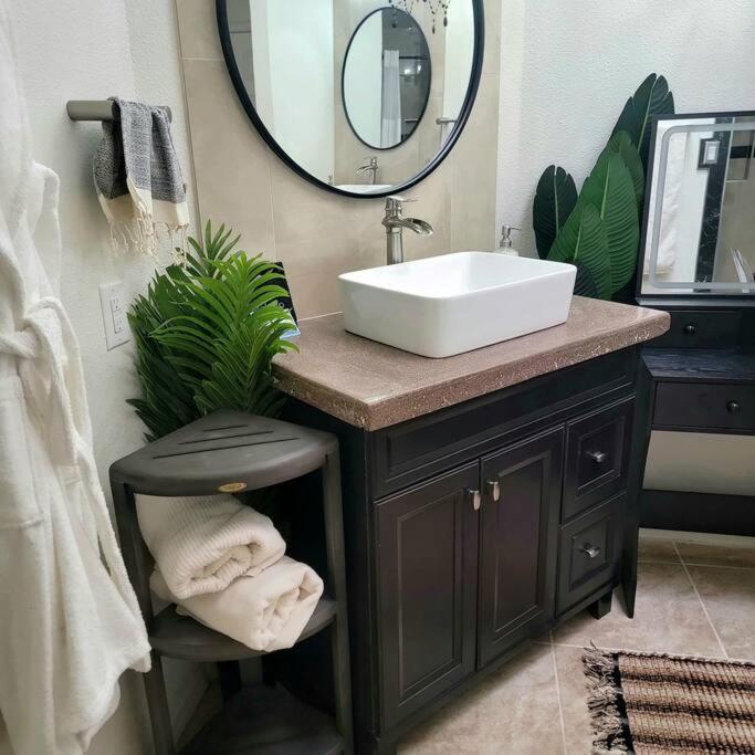 The Ritz Spa Sanctuary Hot Tub/Patio/Fam/Pet Las Cruces Εξωτερικό φωτογραφία